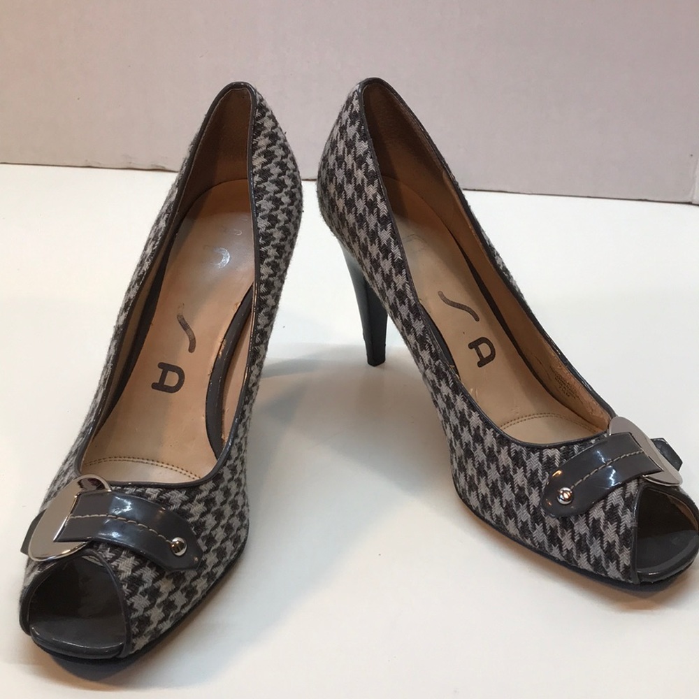 UNISA Gray Houndstooth Peep Toe Heels Size 7.5